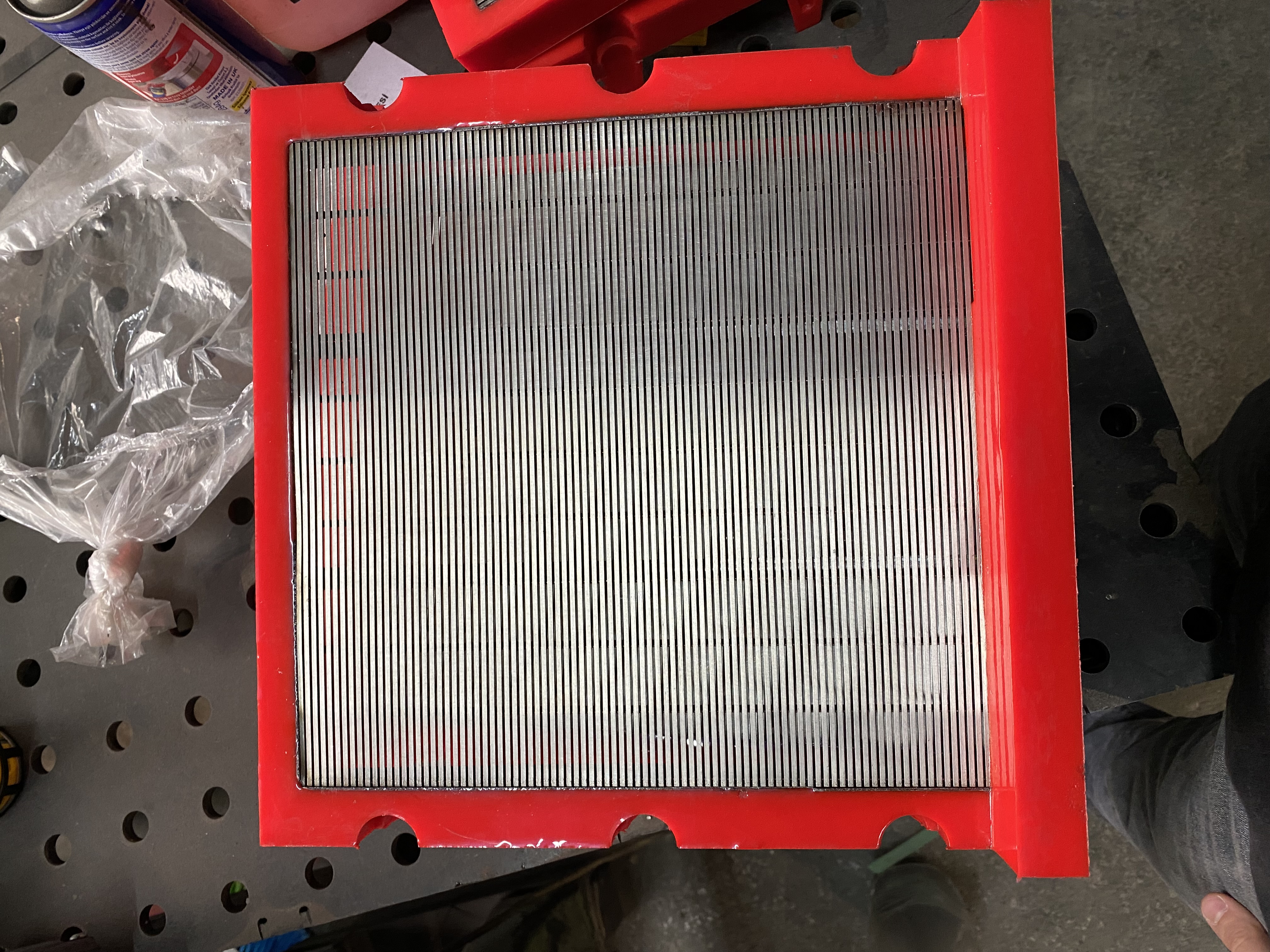 DÜZ YÜZEYLİ ÇERÇEVELİ KAMALI ELEKLER